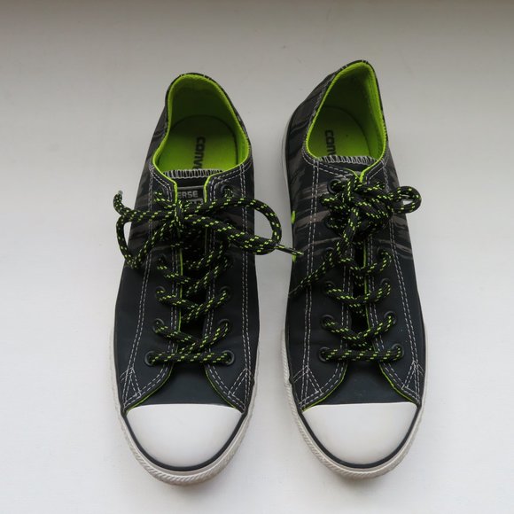 black converse junior size 5